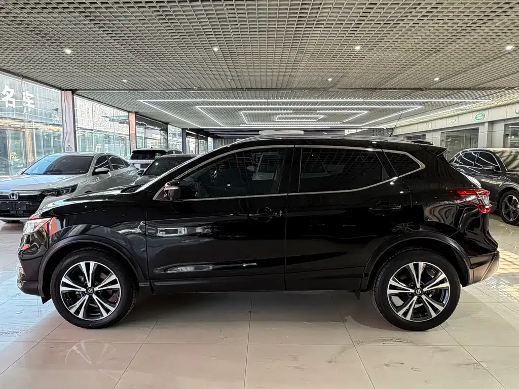 Nissan Qashqai — фото 7