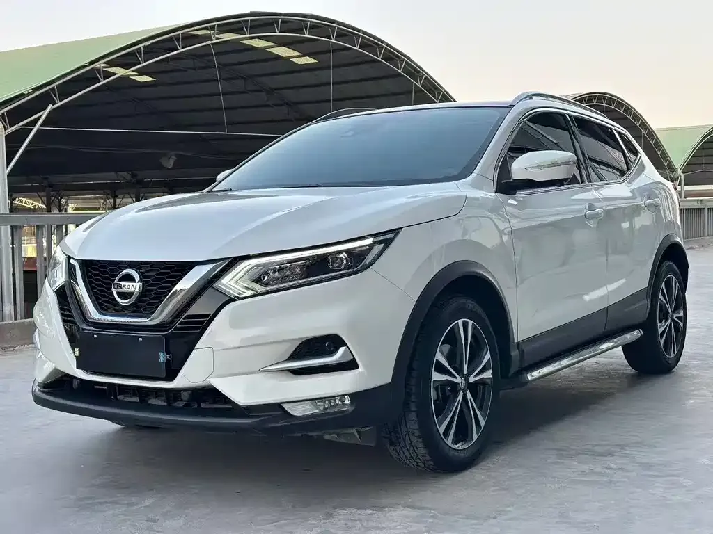 Nissan Qashqai — фото 1