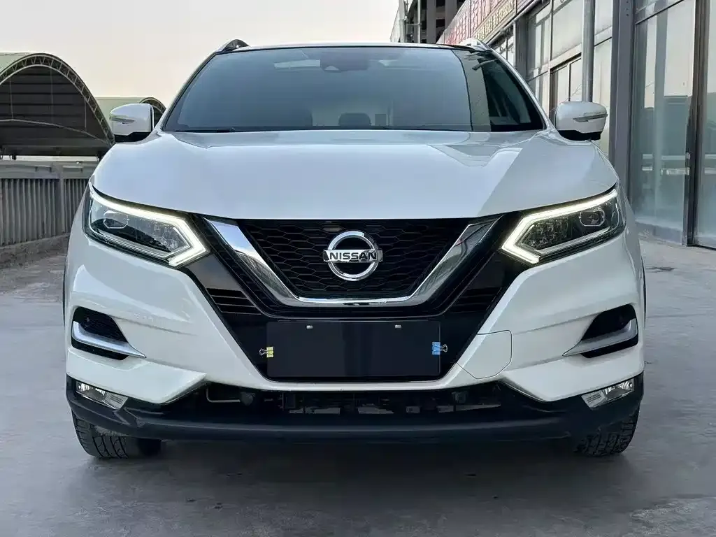 Nissan Qashqai — фото 7