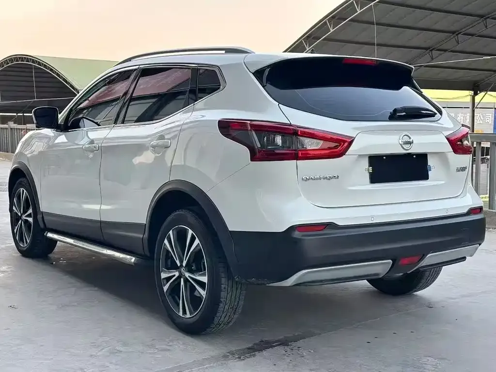 Nissan Qashqai — фото 8
