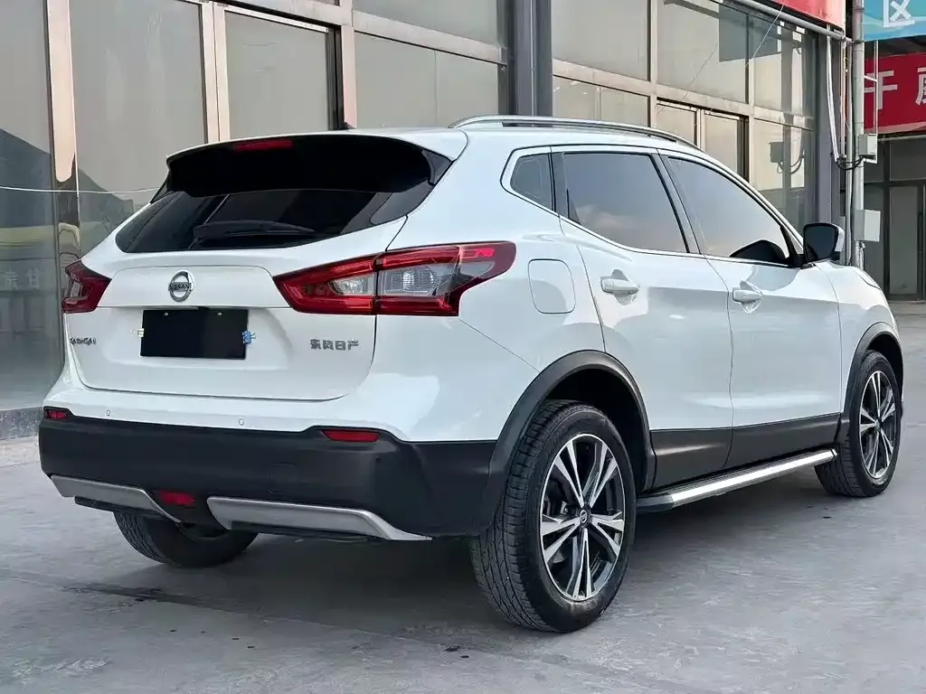 Nissan Qashqai — фото 9