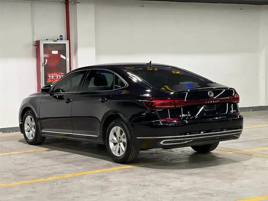 Volkswagen Passat — фото 4