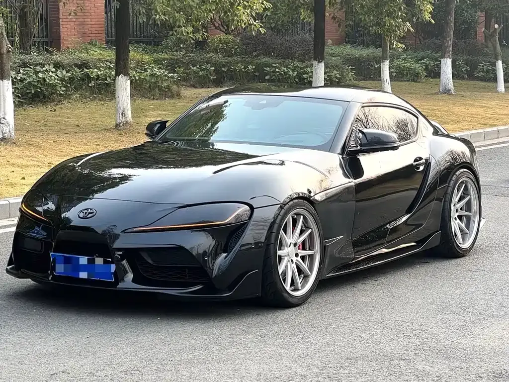 Toyota Supra — фото 1