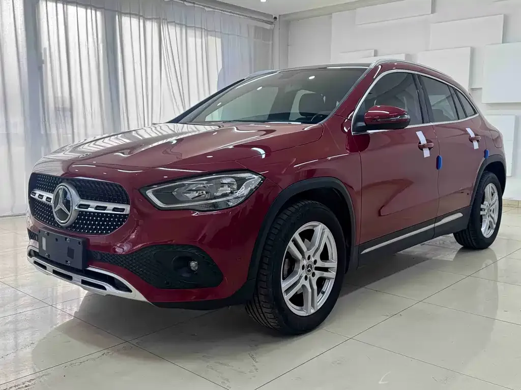 Mercedes-Benz GLA — фото 1