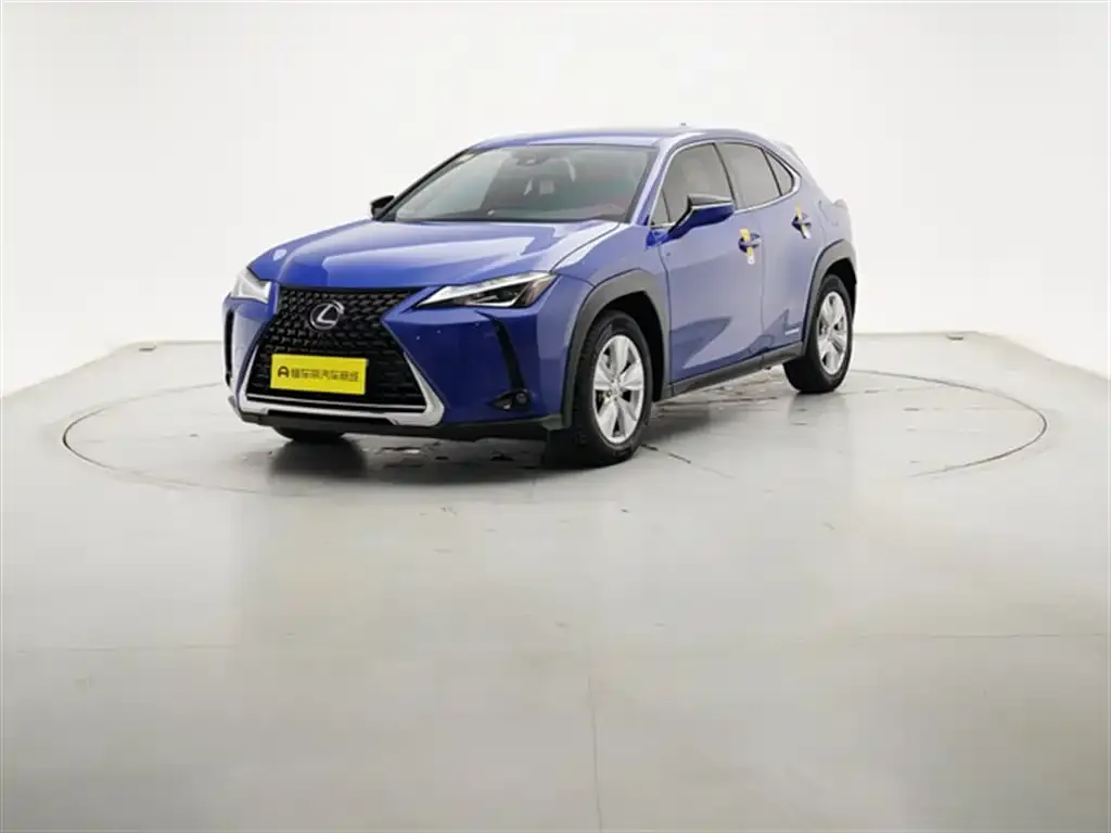 Lexus UX — фото 1