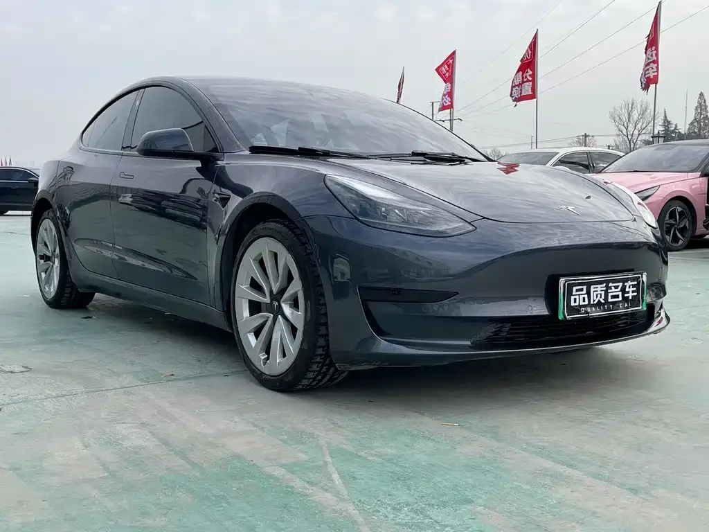 Tesla Model 3 — фото 8