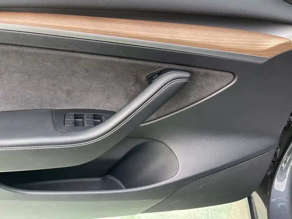 Tesla Model 3 — фото 10