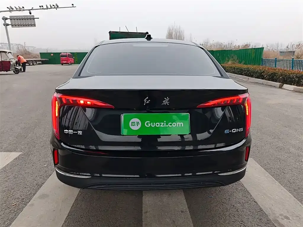 Hongqi E-QM5 — фото 6
