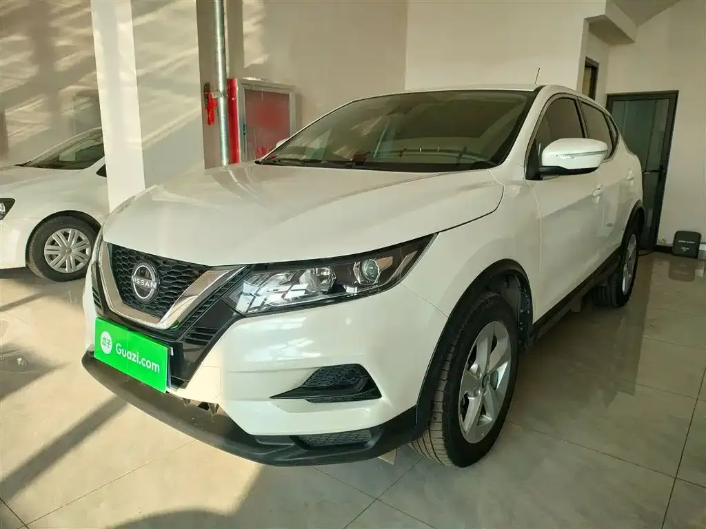 Nissan Qashqai — фото 1
