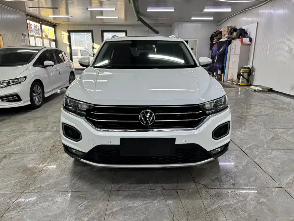 Volkswagen T-Roc — фото 8