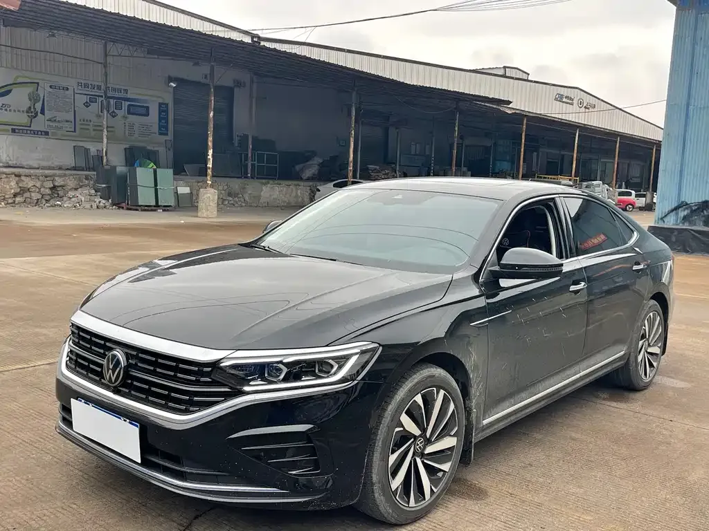 Volkswagen Passat — фото 1