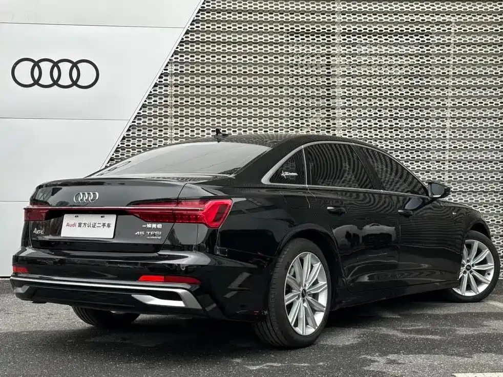 Audi A6L — фото 8
