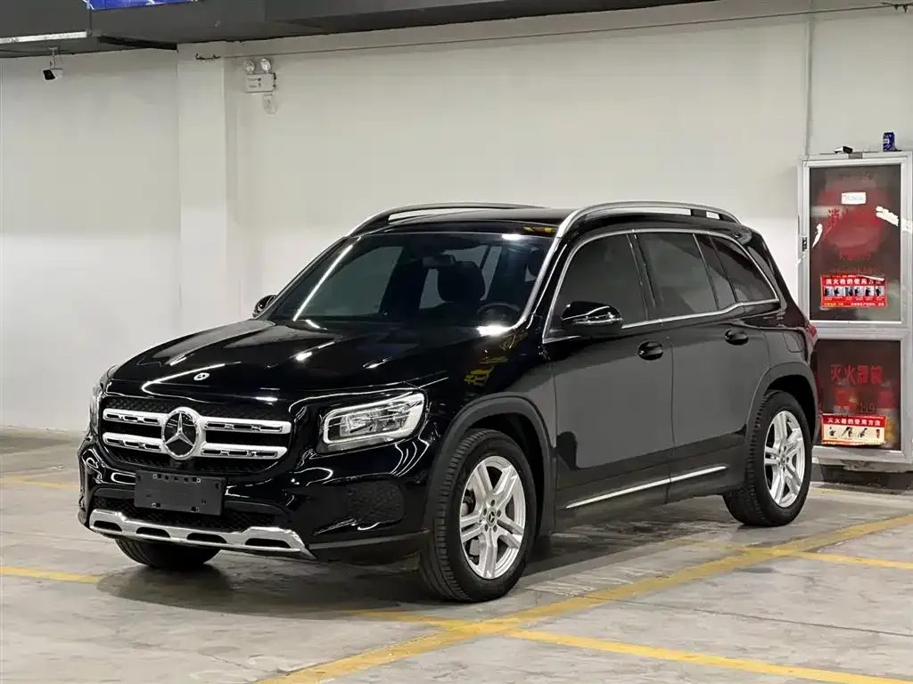 Mercedes-Benz GLB — фото 1