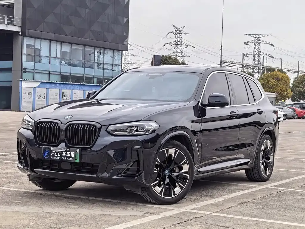 BMW iX3 — фото 1