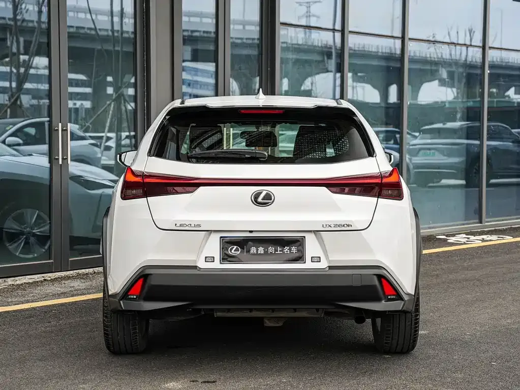 Lexus UX — фото 4