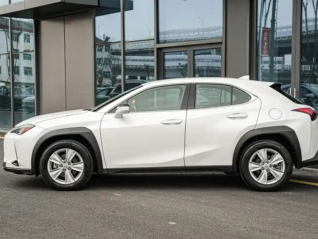 Lexus UX — фото 10
