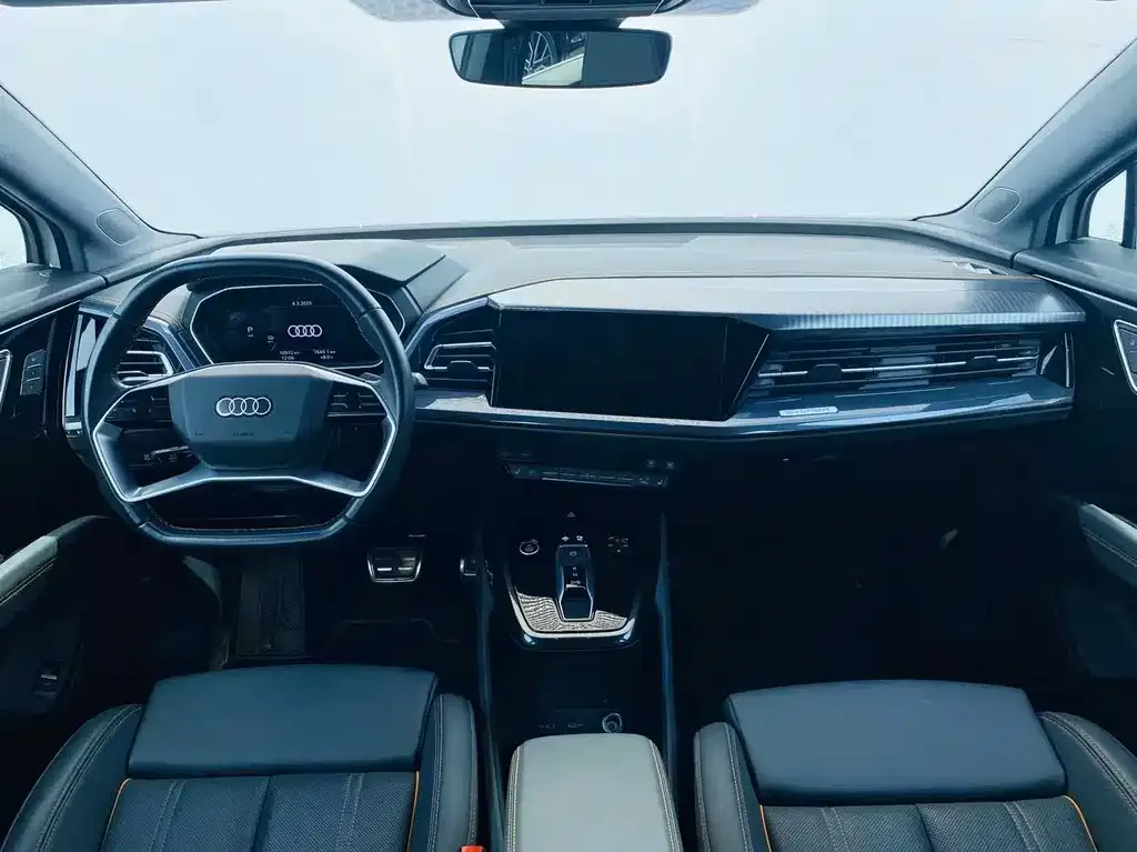 Audi Q4 e-tron — фото 4