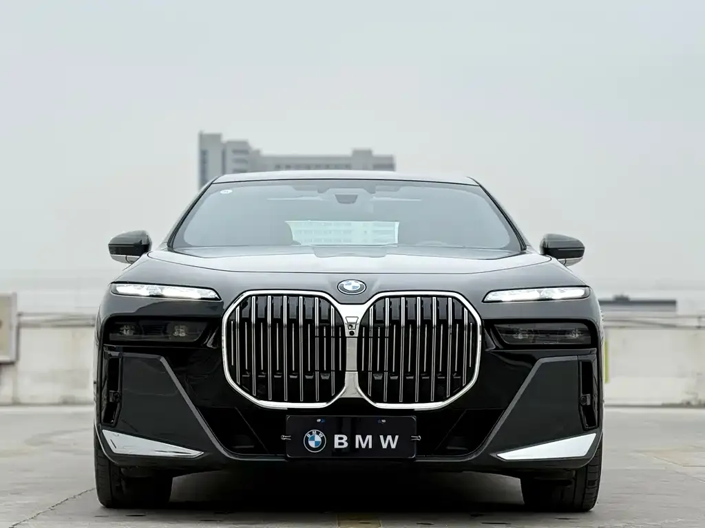 BMW 7 Series — фото 2