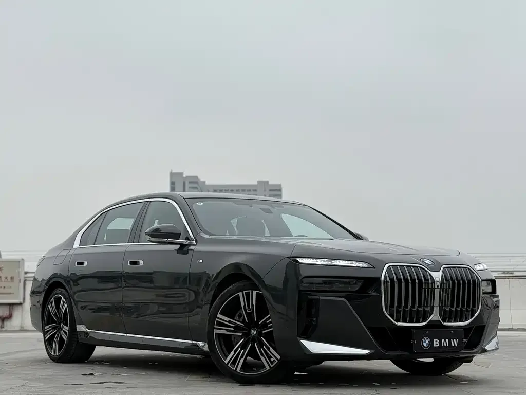 BMW 7 Series — фото 3