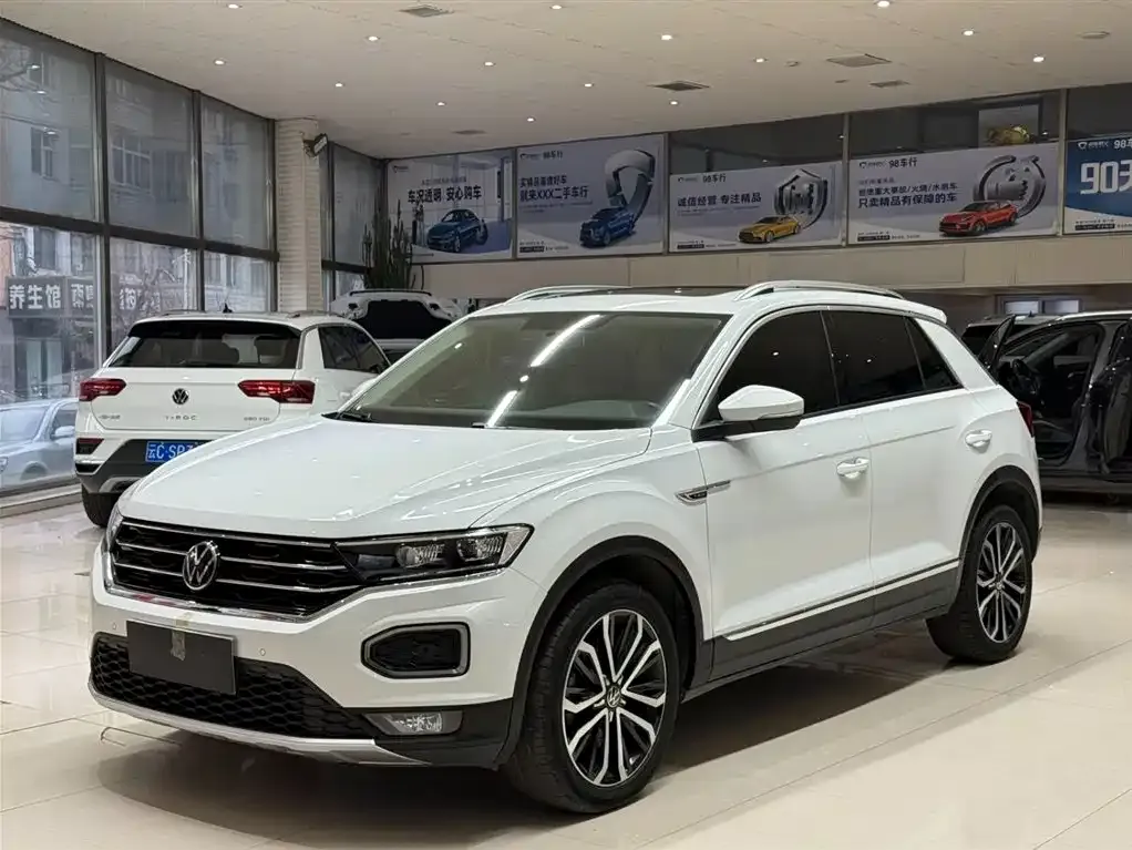 Volkswagen T-Roc — фото 1