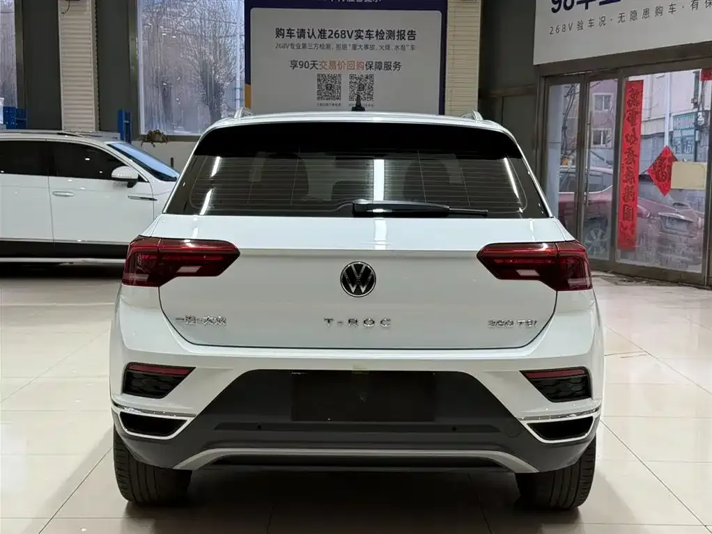Volkswagen T-Roc — фото 9
