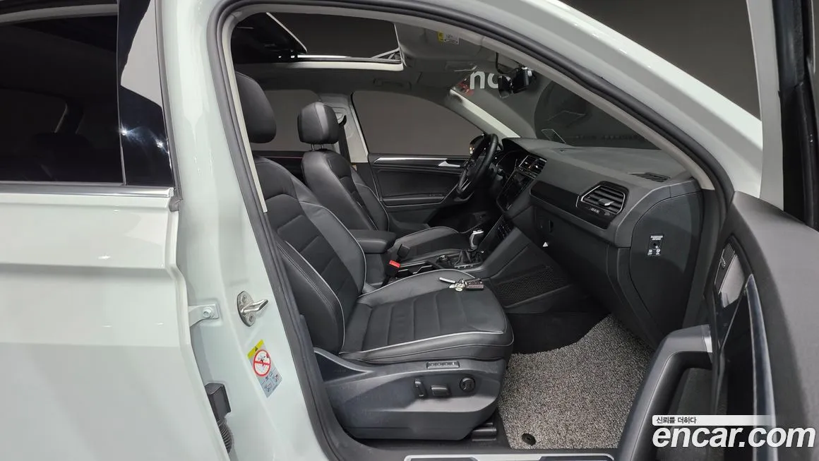 Volkswagen Tiguan — фото 10