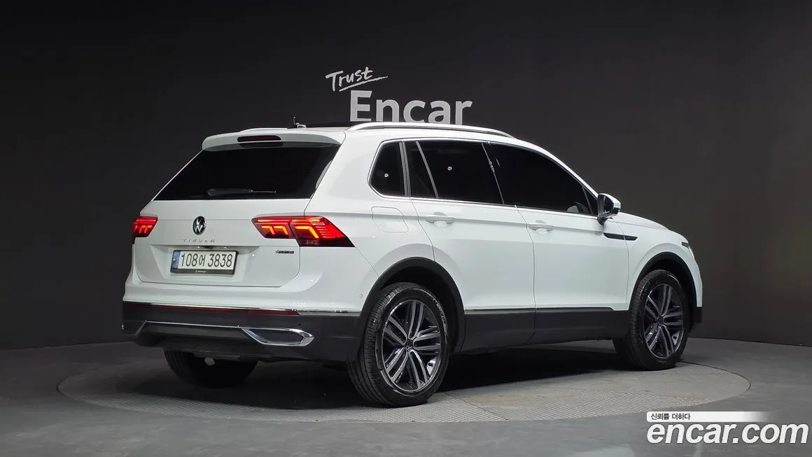Volkswagen Tiguan — фото 4
