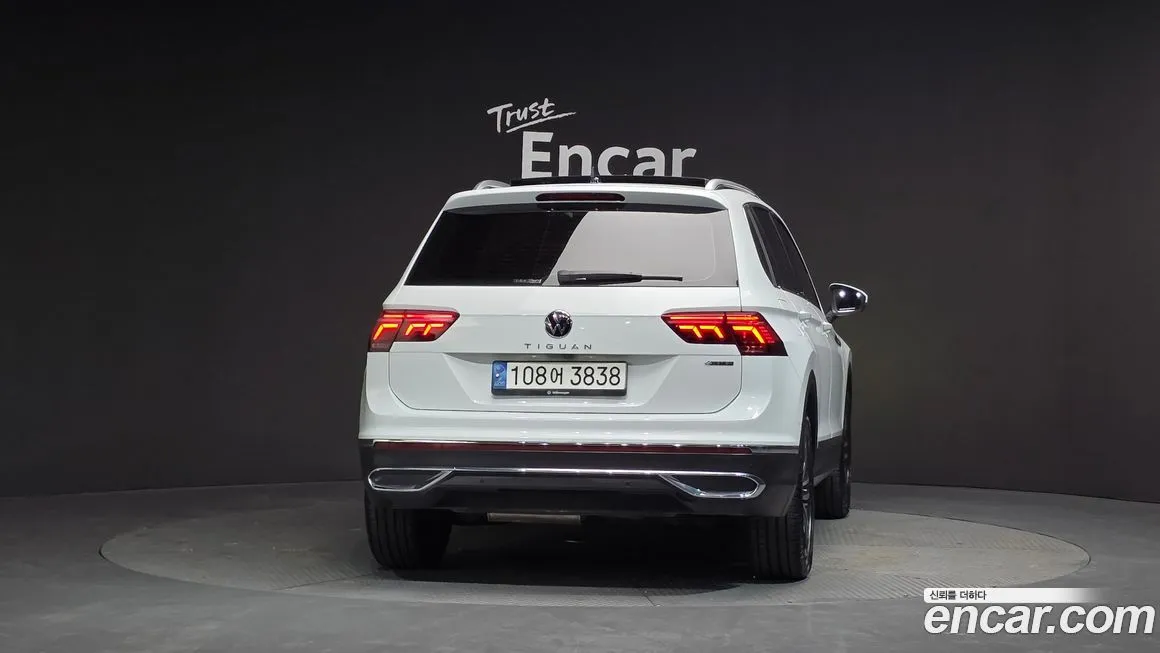 Volkswagen Tiguan — фото 2