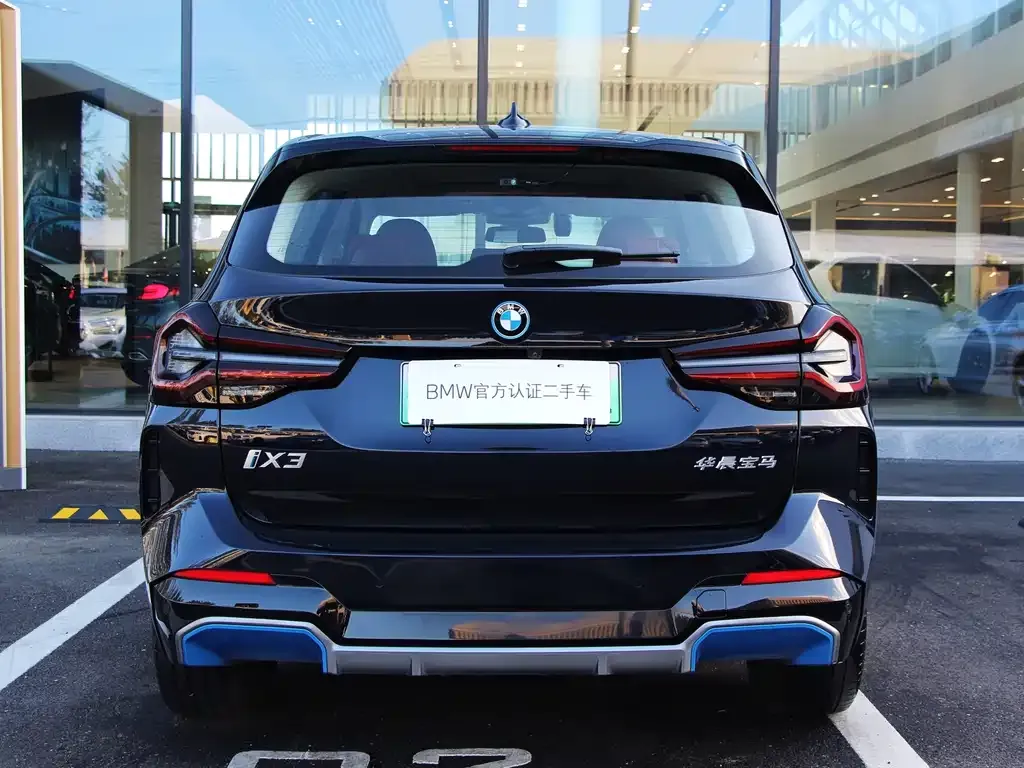 BMW iX3 — фото 2