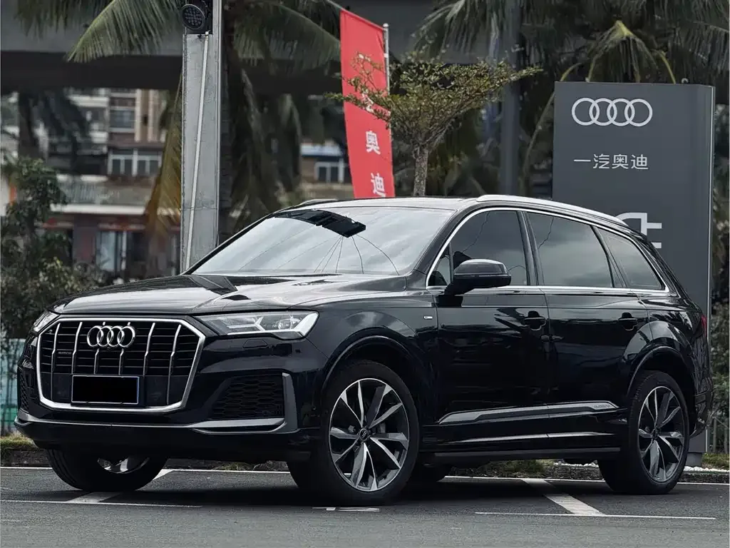 Audi Q7 — фото 1