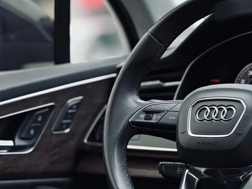 Audi Q7 — фото 3