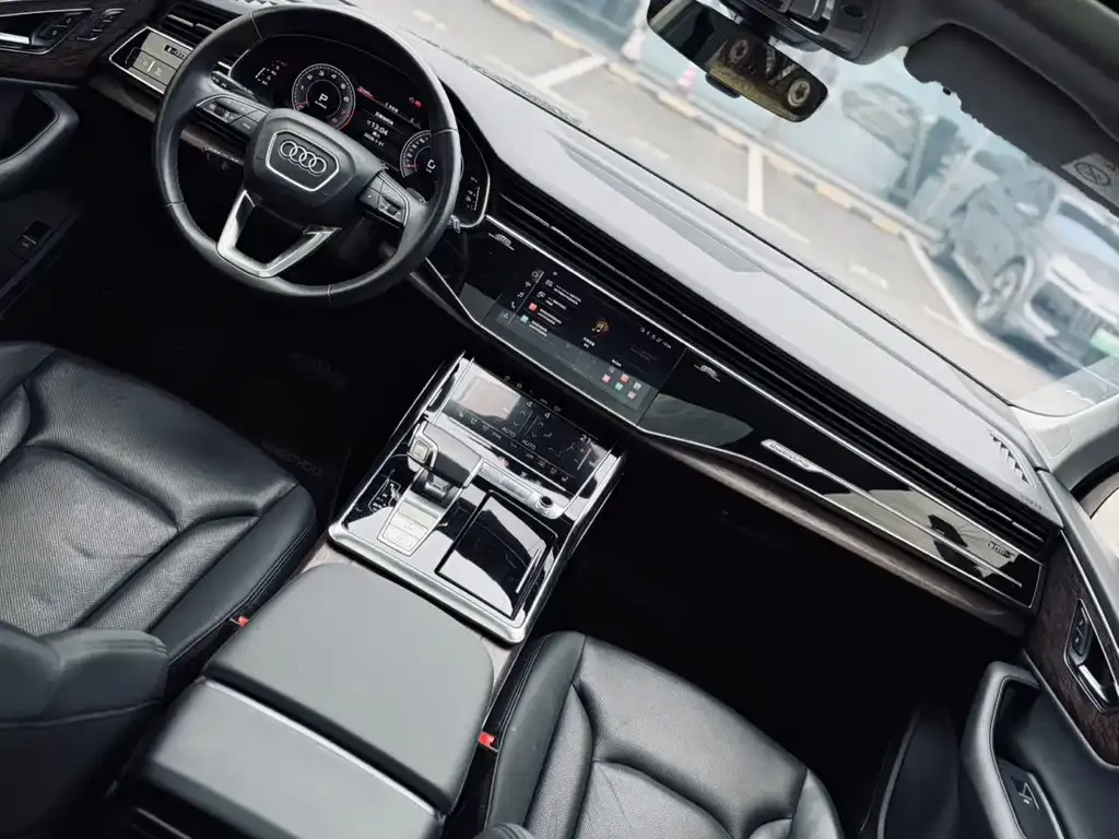Audi Q7 — фото 2