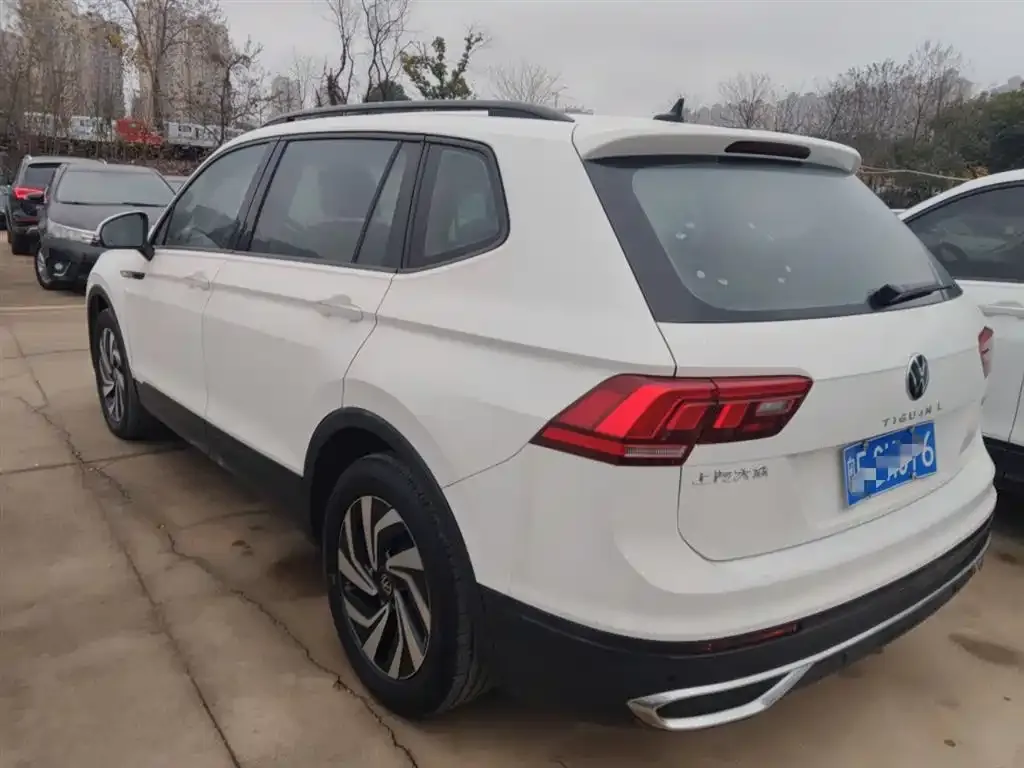 Volkswagen Tiguan L — фото 7