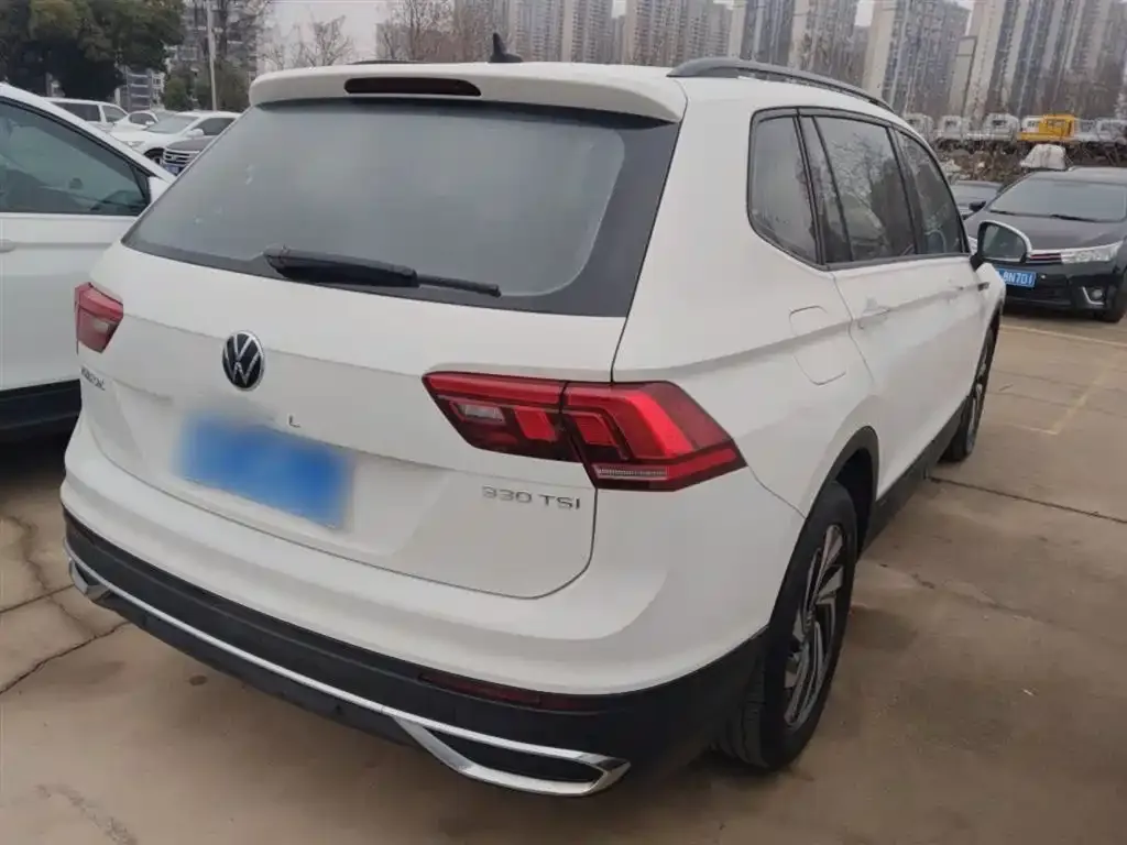 Volkswagen Tiguan L — фото 3