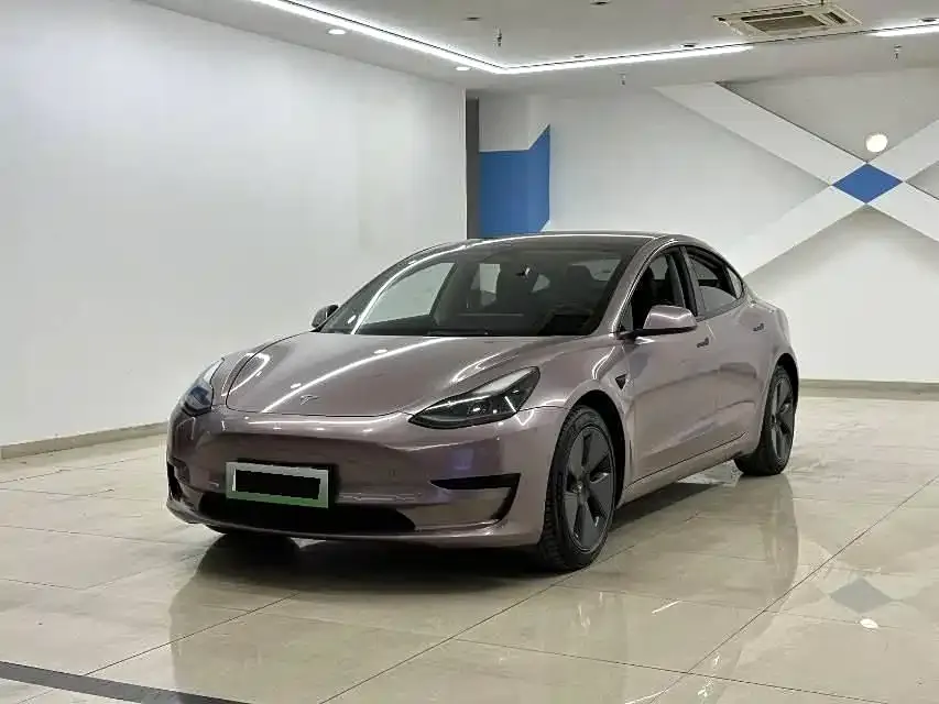 Tesla Model 3 — фото 1