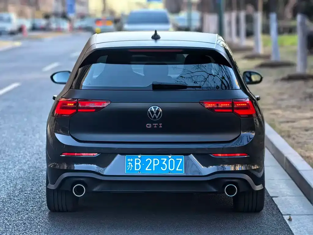 Volkswagen Golf GTI — фото 10