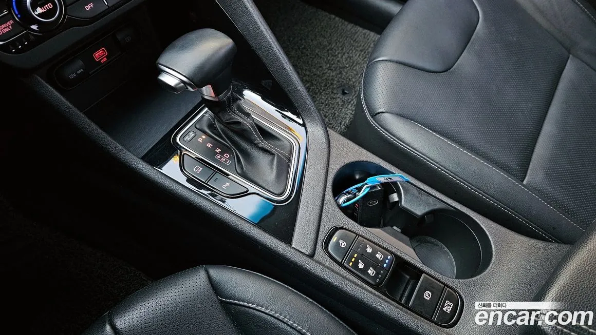 Kia Niro — фото 9