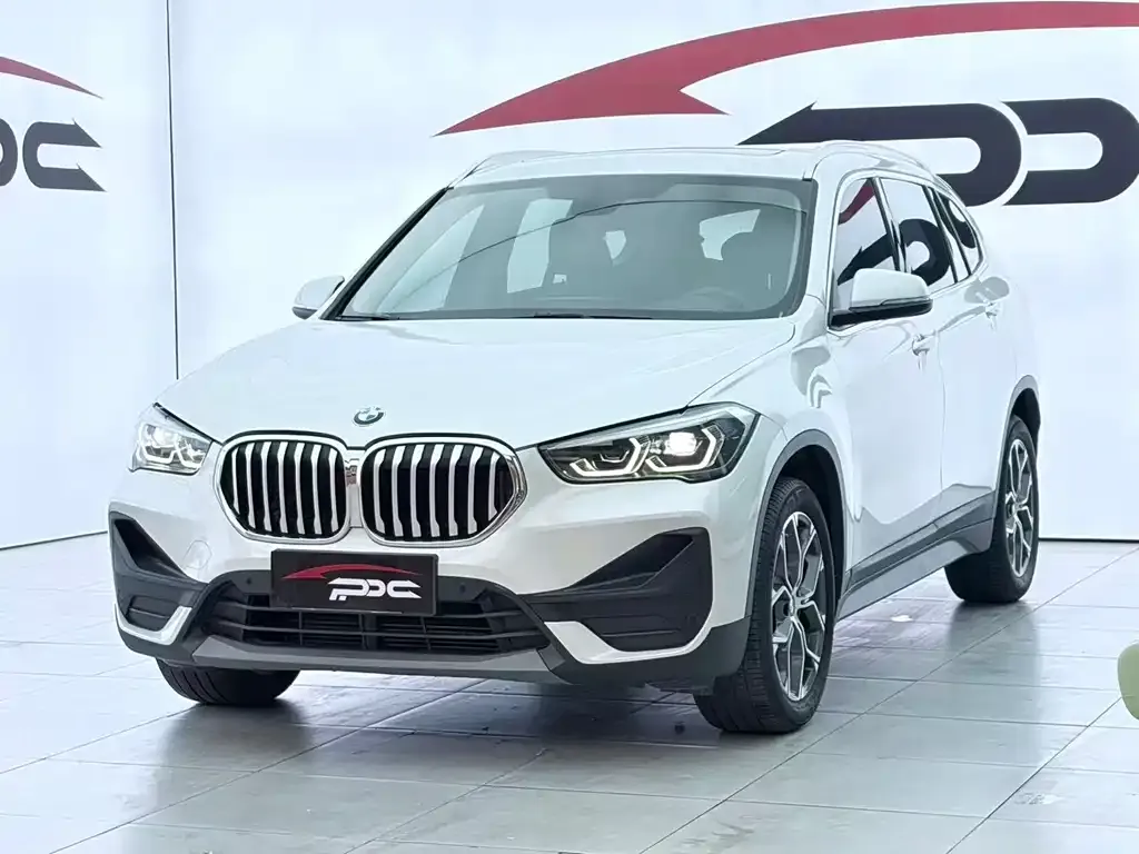 BMW X1 — фото 1