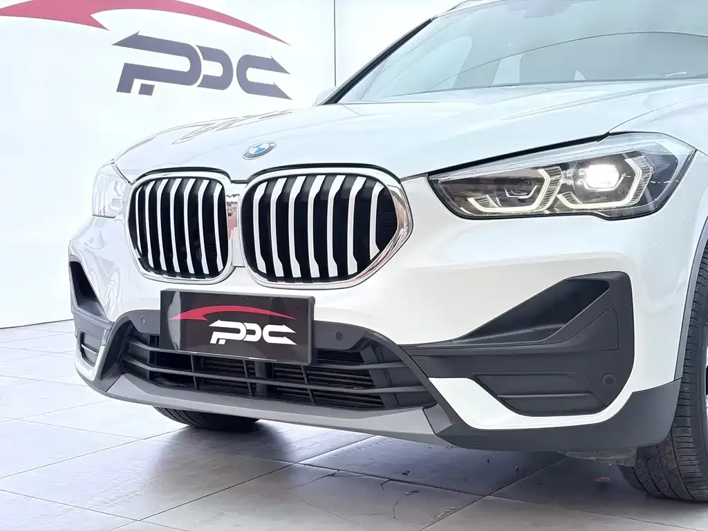 BMW X1 — фото 8
