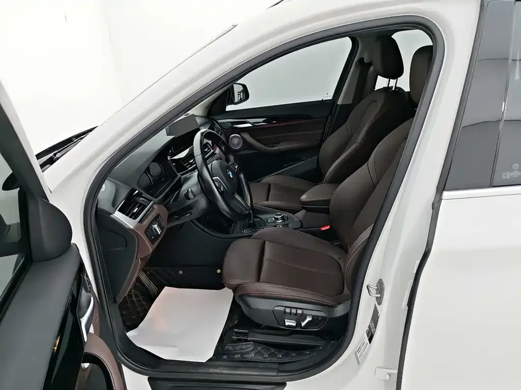 BMW X1 — фото 10
