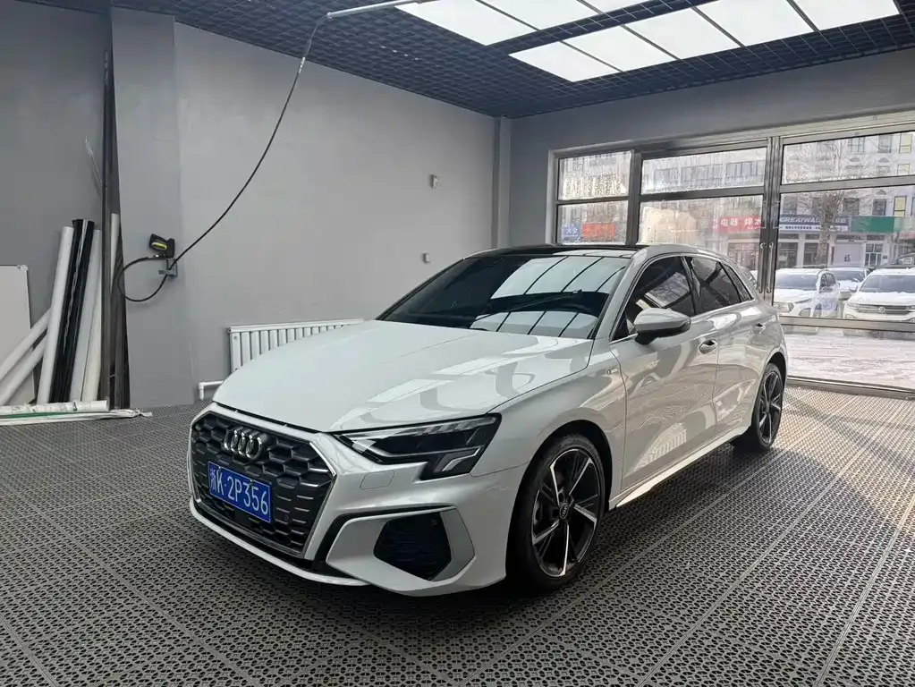 Audi A3 — фото 1