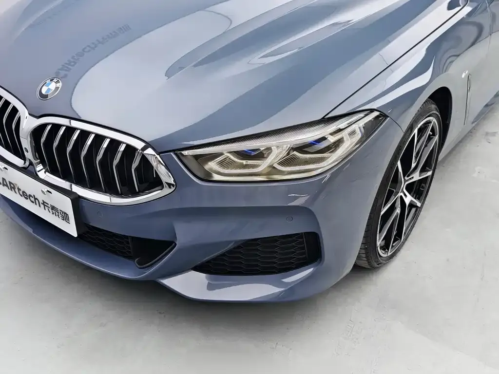 BMW 8 Series — фото 3