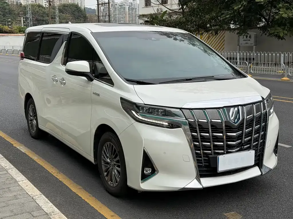Toyota Alphard — фото 6
