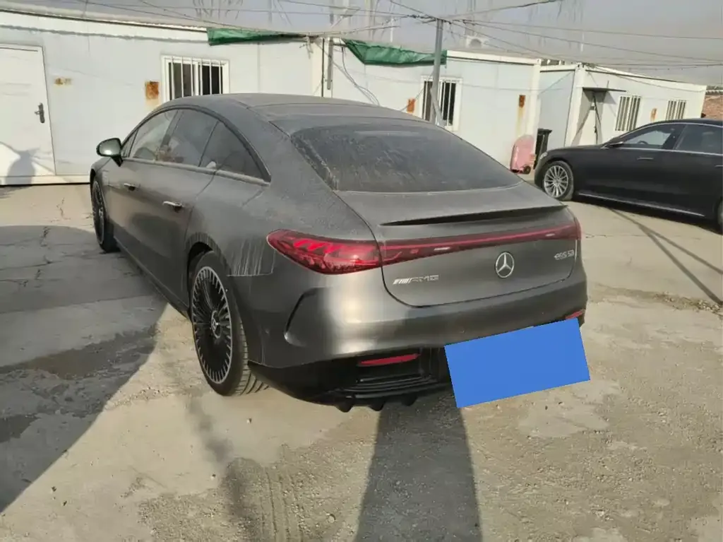 Mercedes-Benz EQS AMG — фото 10