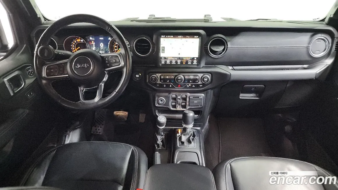 Jeep Wrangler — фото 10