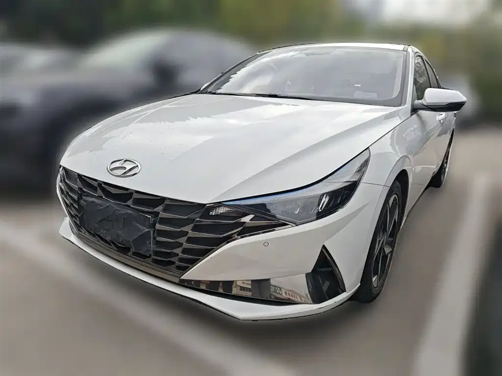 Hyundai Elantra — фото 4