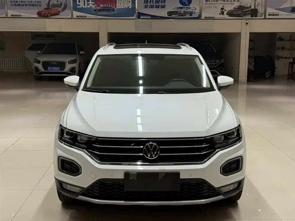 Volkswagen T-Roc — фото 6