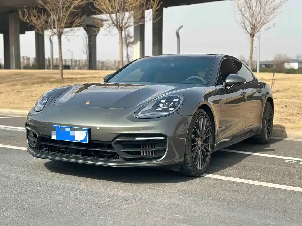 Porsche Panamera — фото 1