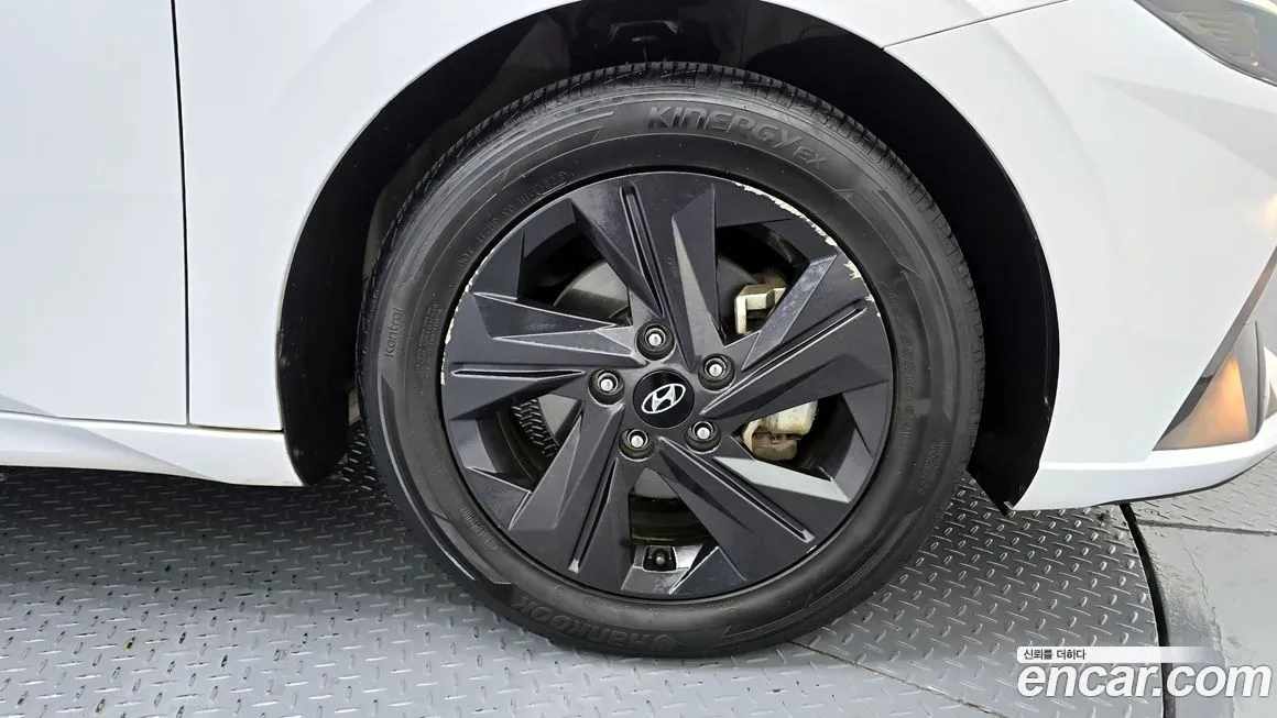 Hyundai AVANTE — фото 9