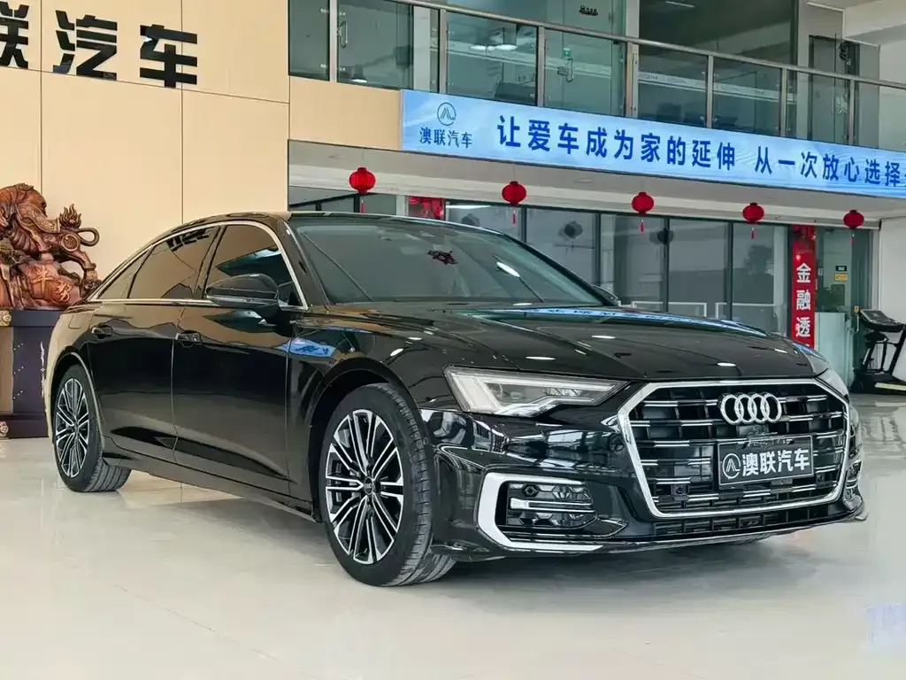 Audi A6L — фото 1